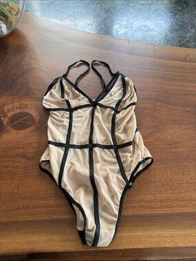 Mesh Contrast-Trim One-Piece Swimsuit in Nude/Black - Unbranded